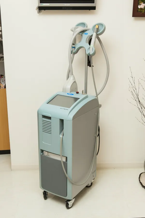 レーザー治療機器「XEO（ゼオ）」